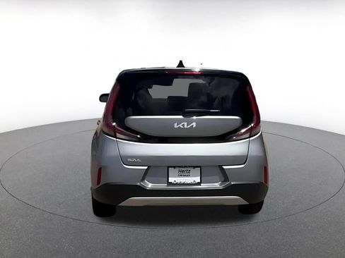 Used 2025 Kia Soul LX w/ LX Technology Package FWD image 12