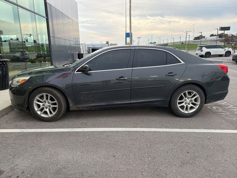 Used 2015 Chevrolet Malibu LT w/ Power Convenience Package FWD image 8