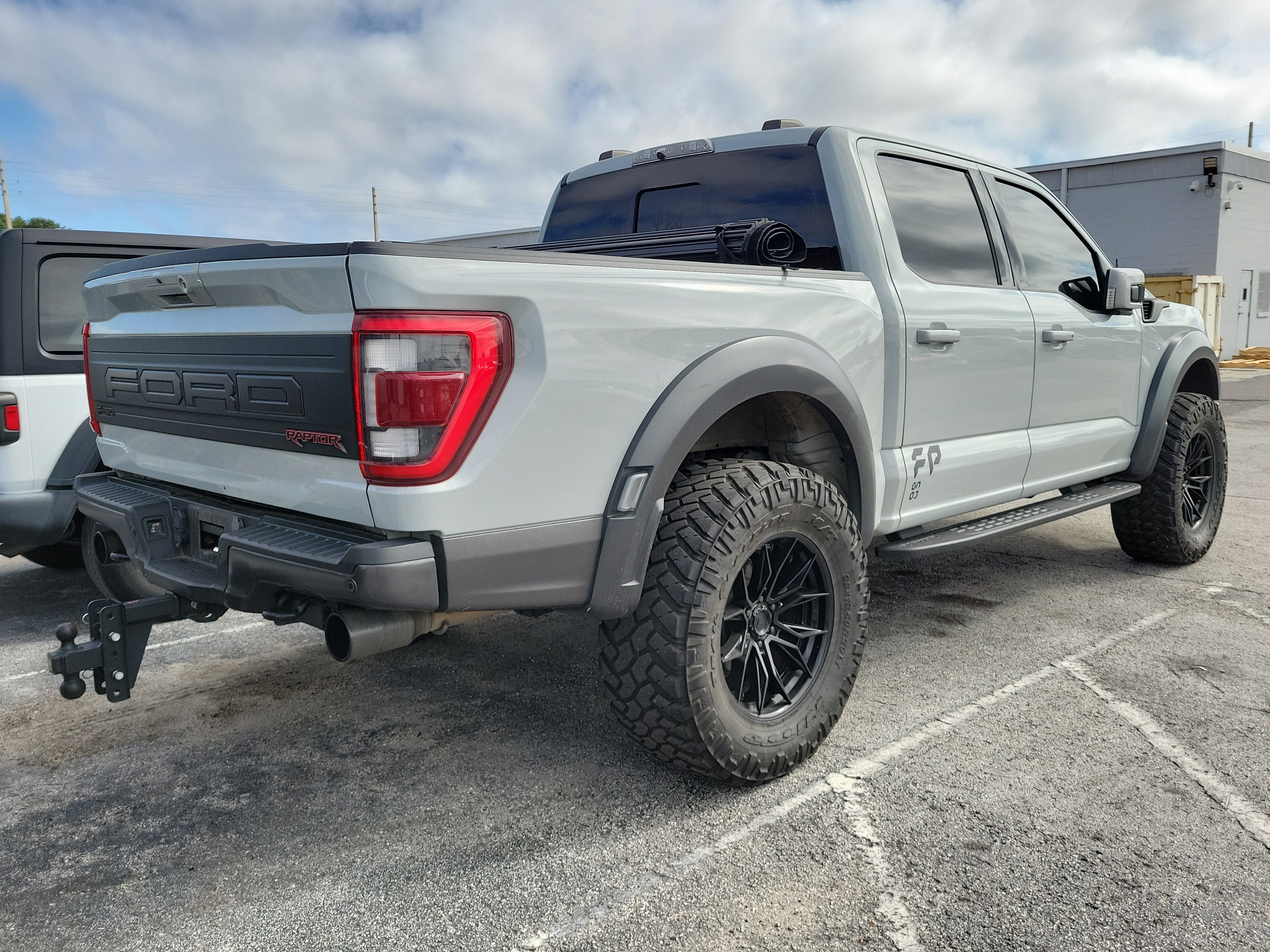 Used 2023 Ford F150 Raptor w/ Raptor Carbon Fiber Package AWD/4WD image 7