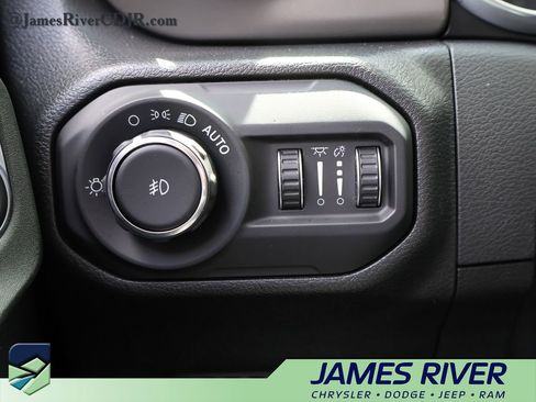 Used 2022 Jeep Wrangler Unlimited Sport AWD/4WD image 30