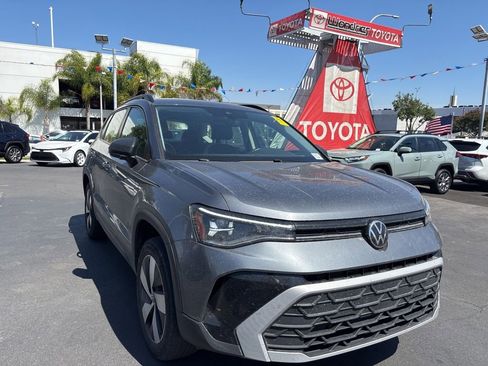 Used 2025 Volkswagen Taos S AWD/4WD image 2