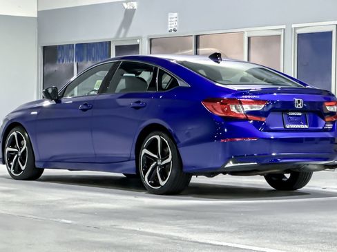 Used 2022 Honda Accord Sport image 3