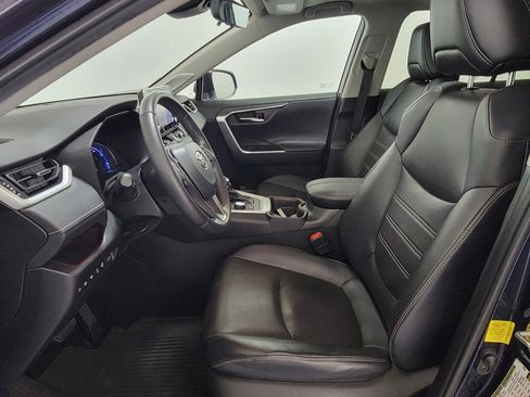 Used 2020 Toyota RAV4 Limited image 14