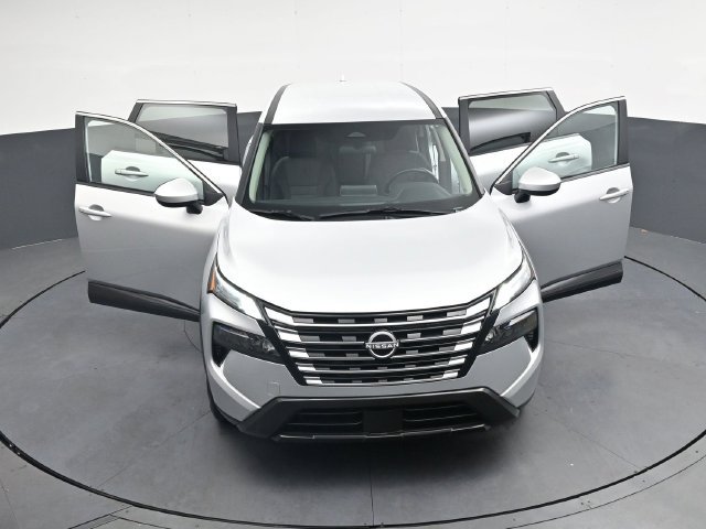 Used 2025 Nissan Rogue SV FWD image 38