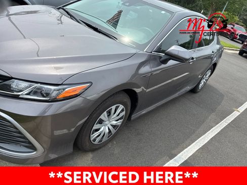 Used 2022 Toyota Camry LE FWD image 5