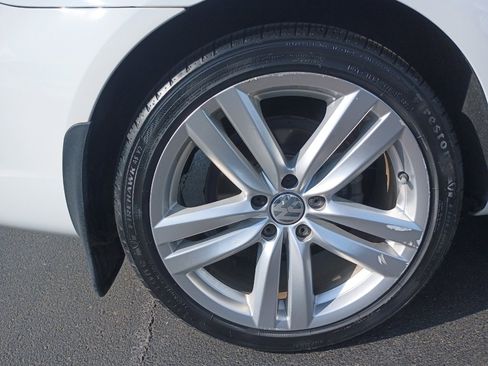 Used 2014 Volkswagen Eos Executive image 28