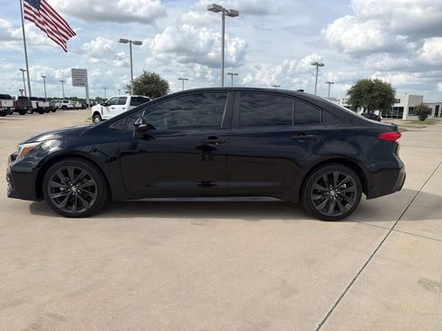 Used 2024 Toyota Corolla SE FWD image 2