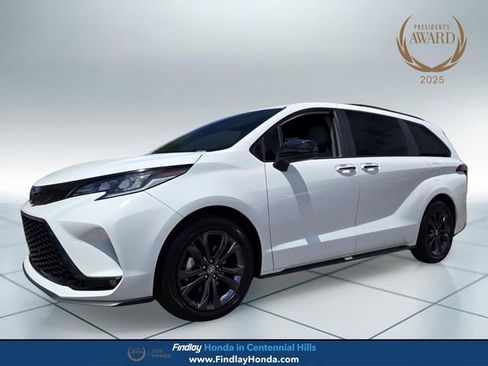 Used 2025 Toyota Sienna XSE w/ XSE Plus Package FWD image 1