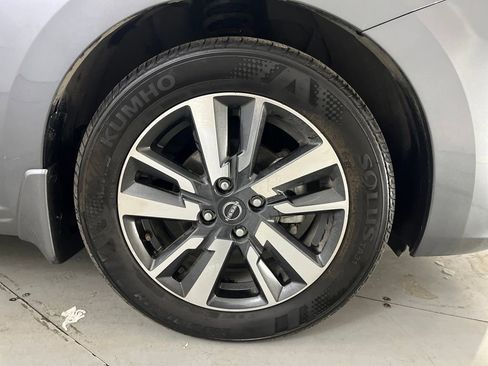 Used 2024 Nissan Versa SV w/ Trunk Package image 16