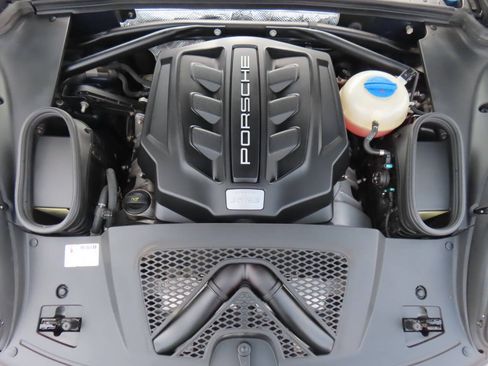 Used 2017 Porsche Macan S AWD/4WD image 12