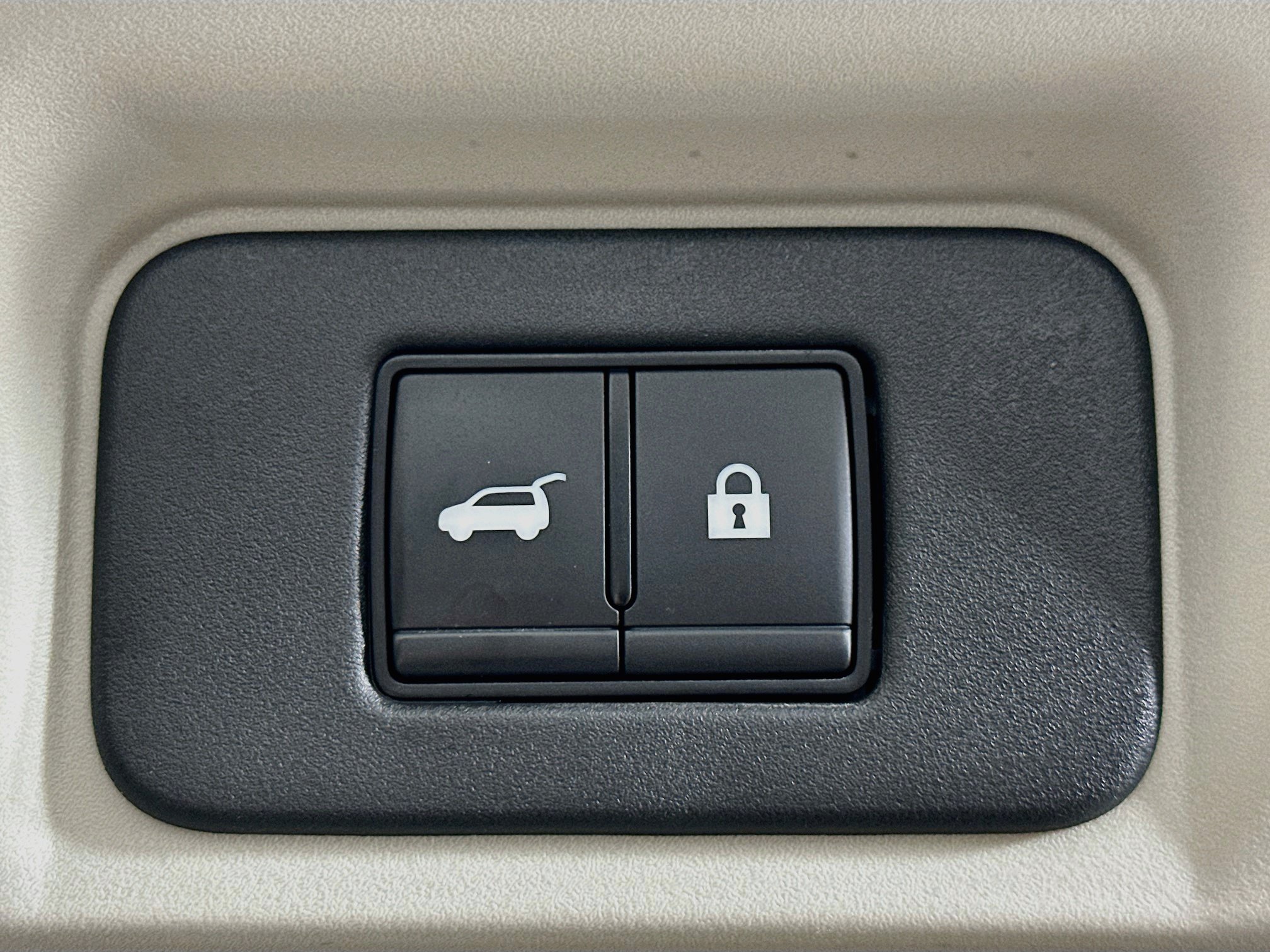 Used 2023 Nissan Ariya FWD image 30