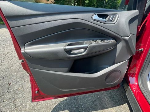 Used 2017 Ford Escape SE AWD/4WD image 16