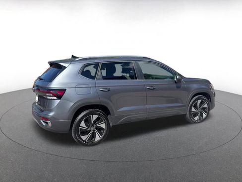 Used 2025 Volkswagen Taos SE image 14