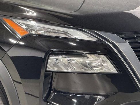 Used 2023 Nissan Rogue SV AWD/4WD image 3