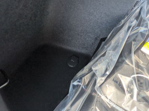 New 2025 Audi Q3 2.0T Premium image 35