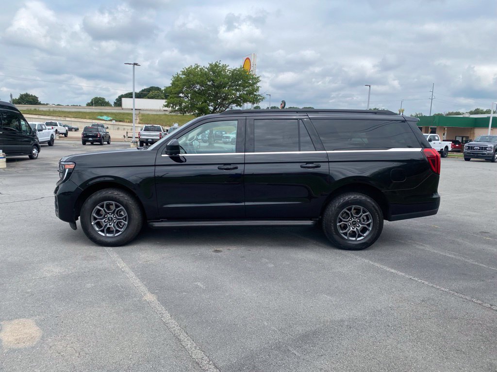 Used 2025 Ford Expedition Max Active AWD/4WD image 4