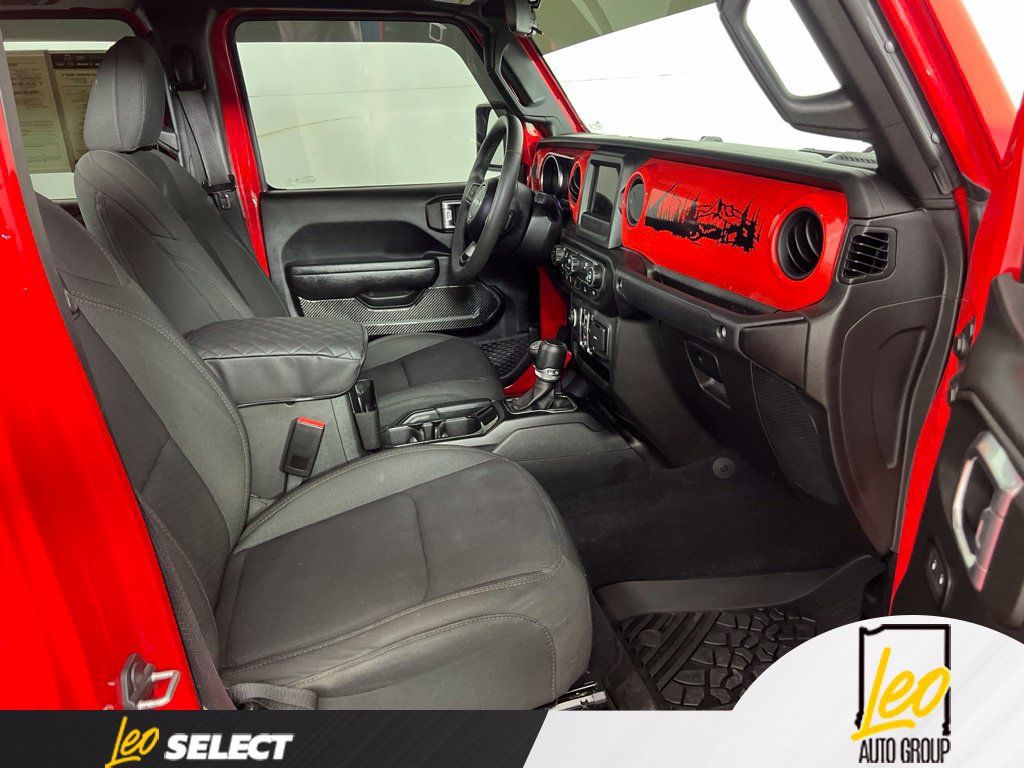 Used 2023 Jeep Gladiator Sport AWD/4WD image 17