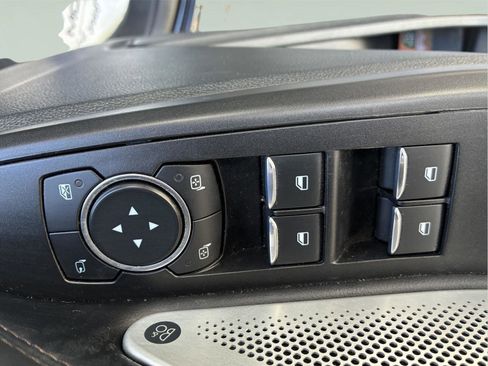 Used 2020 Ford Explorer Platinum w/ Premium Technology Package AWD/4WD image 18
