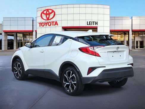 Used 2020 Toyota C-HR XLE image 7