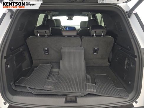 Used 2025 Chevrolet Traverse RS w/ LPO, Floor Liner Package image 11