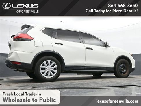 Used 2017 Nissan Rogue S image 12