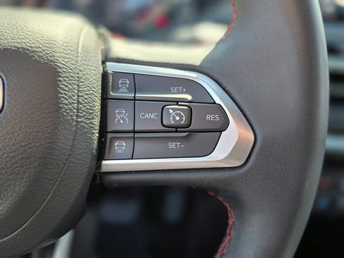 Used 2025 Jeep Compass Trailhawk w/ Trailer Tow Group AWD/4WD image 26
