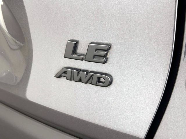 Used 2023 Toyota RAV4 LE AWD/4WD image 10