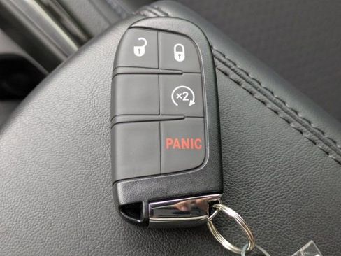 New 2026 Jeep Compass Latitude image 25