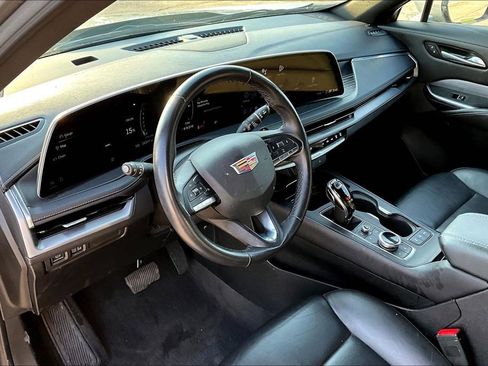 Used 2024 Cadillac XT4 Premium Luxury image 17