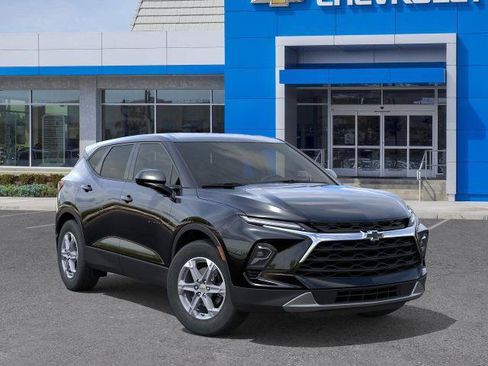 New 2025 Chevrolet Blazer LT w/ Driver Confidence Package FWD image 7