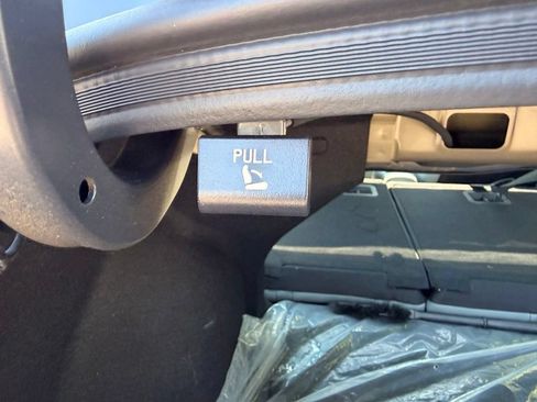 Certified 2025 Hyundai Elantra Limited FWD image 46