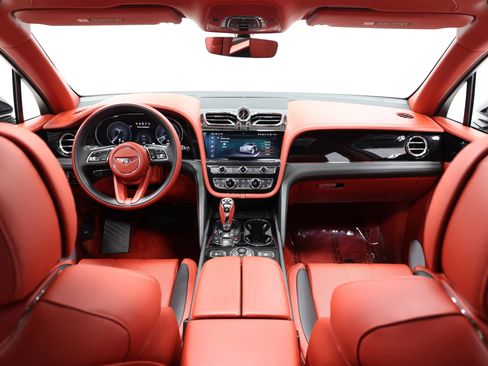 Used 2022 Bentley Bentayga AWD/4WD image 26