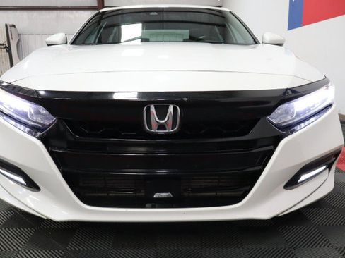 Used 2018 Honda Accord Sport image 24