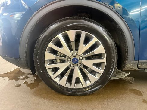 Used 2020 Ford Escape Titanium w/ Titanium Premium Package 2.0 AWD/4WD image 25