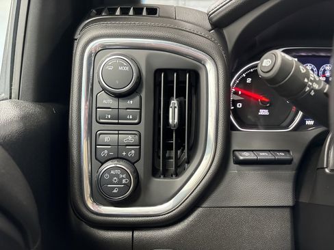 Used 2022 Chevrolet Silverado 3500 High Country image 47