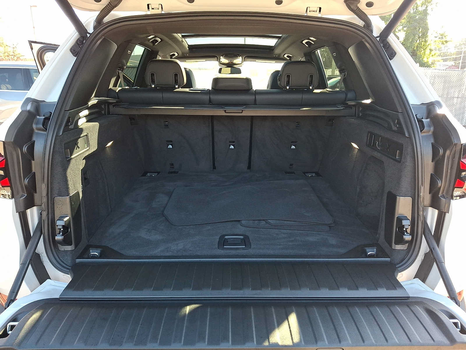 Used 2024 BMW X5 xDrive40i w/ Premium Package AWD/4WD image 26