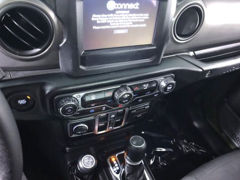 Used 2023 Jeep Wrangler Unlimited AWD/4WD image 16