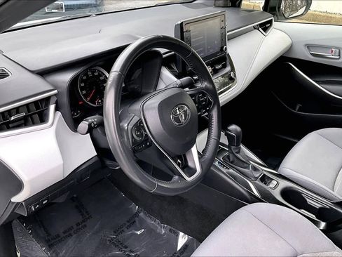 Used 2022 Toyota Corolla SE image 16