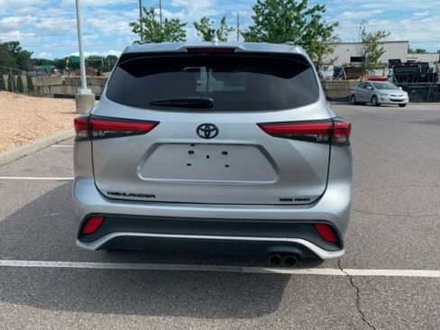 Used 2021 Toyota Highlander XSE AWD/4WD image 8