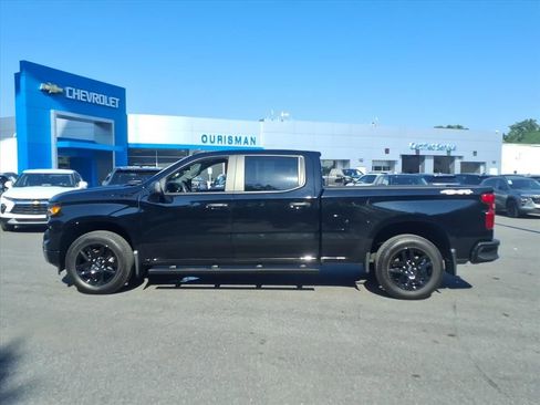 Used 2024 Chevrolet Silverado 1500 Custom w/ LPO, Dark Essentials Package AWD/4WD image 4