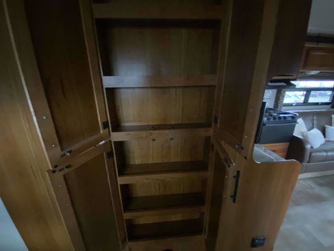 Used 2016 Ford E-450 and Econoline 450 Super Duty w/ Motorhome Prep Package image 21