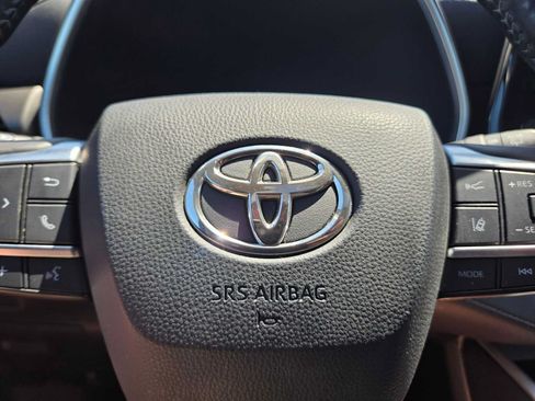 Used 2020 Toyota Highlander XLE AWD/4WD image 26