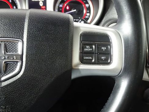 Used 2019 Dodge Journey SE w/ Connectivity Group FWD image 9