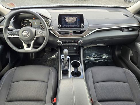 Used 2024 Nissan Altima 2.5 SV image 13