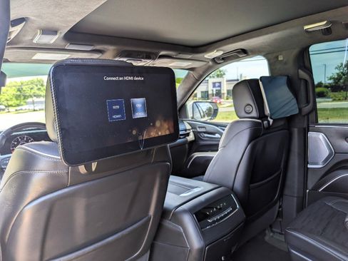 Used 2023 Cadillac Escalade V w/ LPO, ONYX Package AWD/4WD image 19