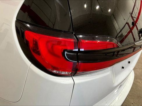 Used 2022 Chrysler Pacifica Limited image 30