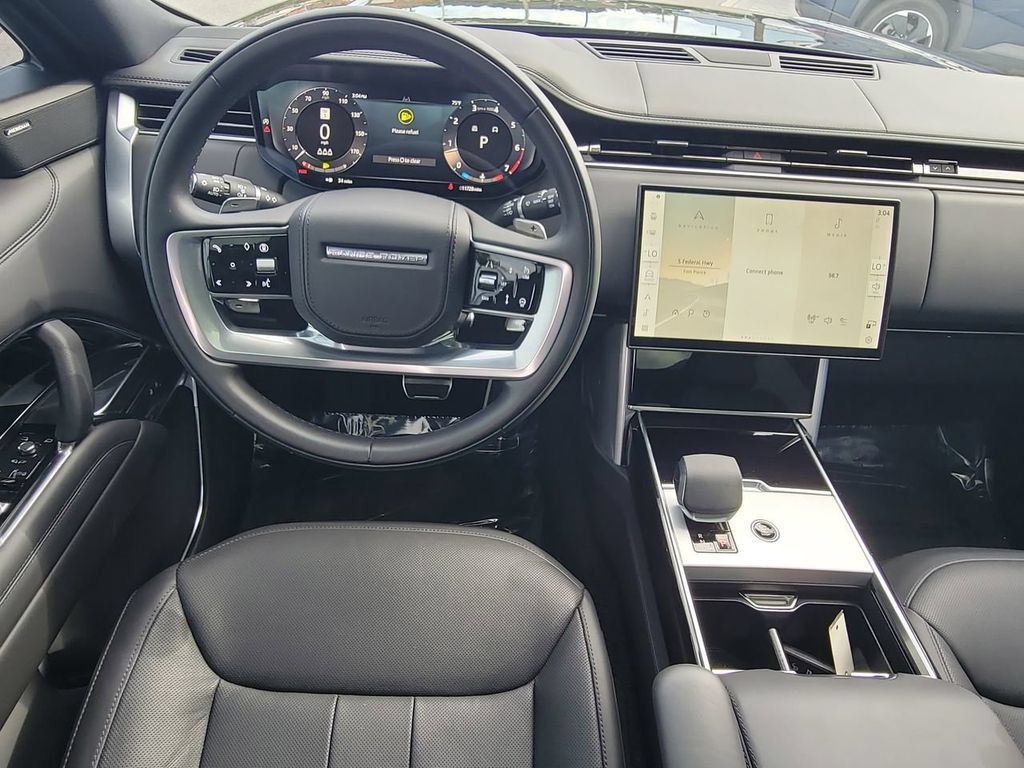 Used 2025 Land Rover Range Rover SE AWD/4WD image 19