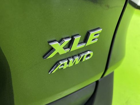 Used 2021 Toyota RAV4 XLE AWD/4WD image 14