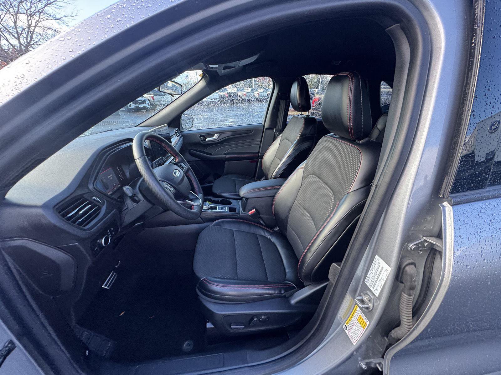 Used 2024 Ford Escape ST-Line w/ Tech Pack #1 AWD/4WD image 15