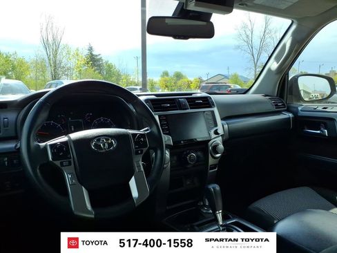 Used 2022 Toyota 4Runner SR5 AWD/4WD image 11